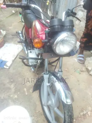 Bajaj Boxer 100 2022 Red