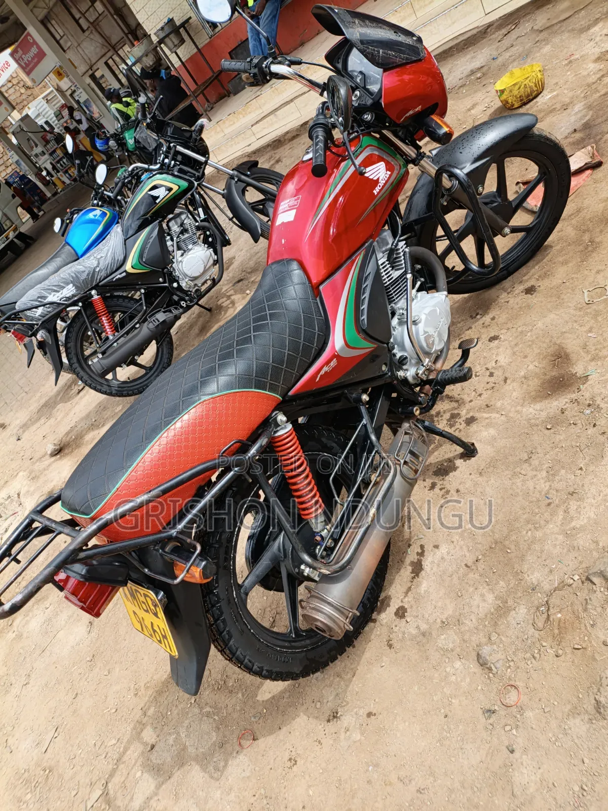 Honda CB 2025 Red