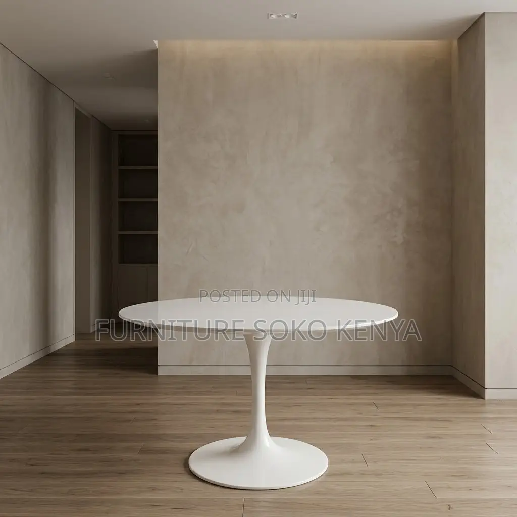 Coffee Table; Round White Tulip Coffee Table