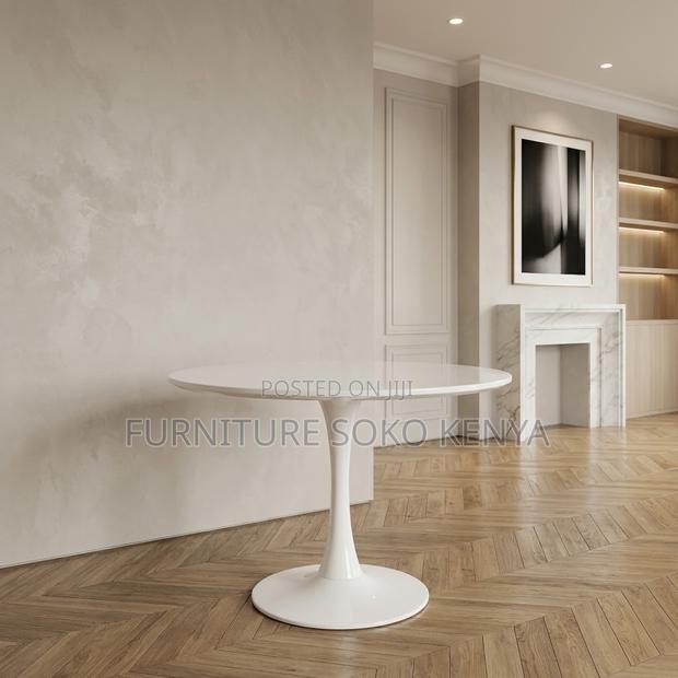 Coffee Table; Round White Tulip Coffee Table - thumbnail 6