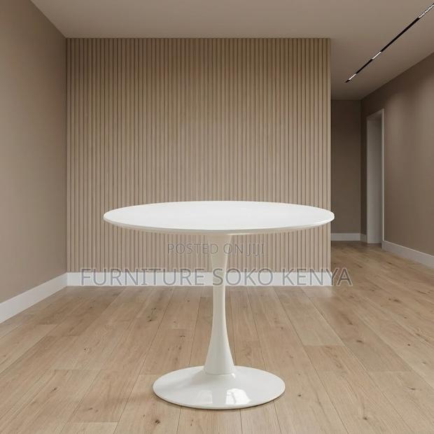 Coffee Table; Round White Tulip Coffee Table - thumbnail 5