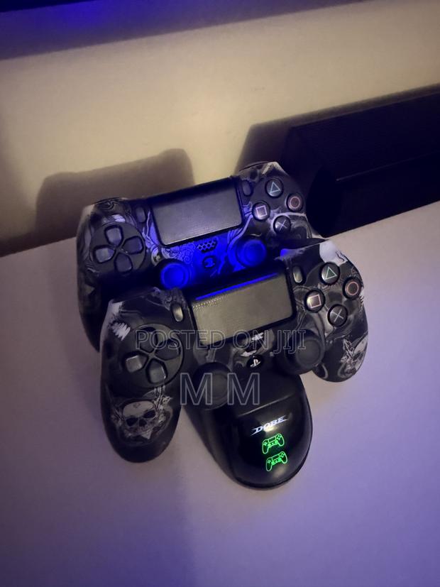 Play Station 4 Standard Chipped With 6 Games, 2 Controllers - thumbnail 4
