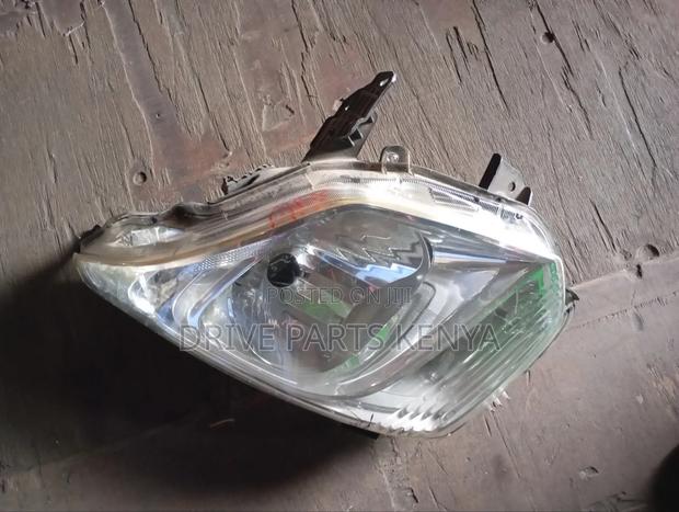 Suzuki Wagon R 2013 Headlight - main view