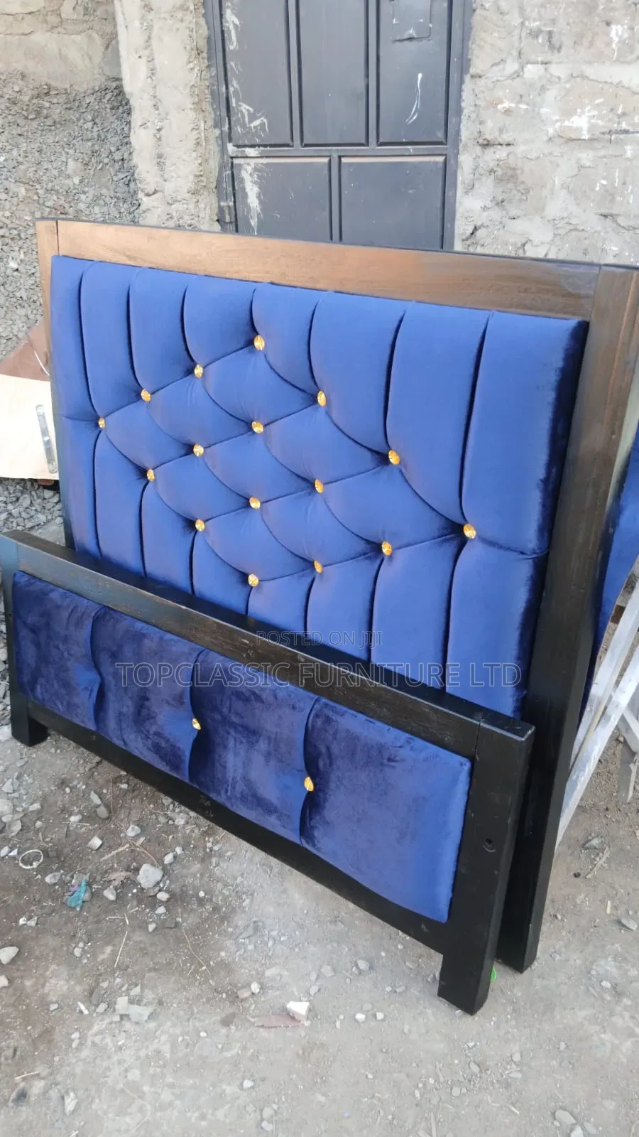 4x6 Mocket Bed With Black Frame and Blue Fabric