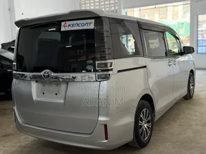 Toyota Voxy 2019 Silver