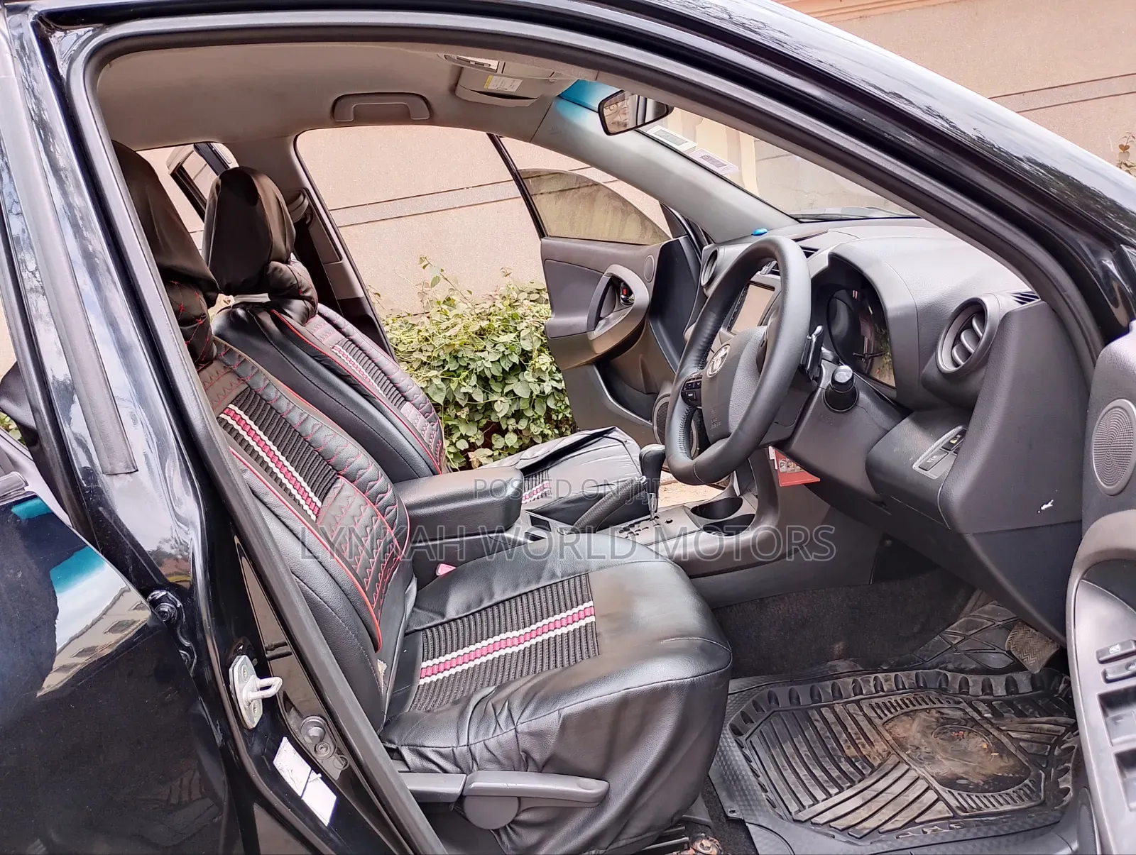 Toyota Vanguard 2013 Black