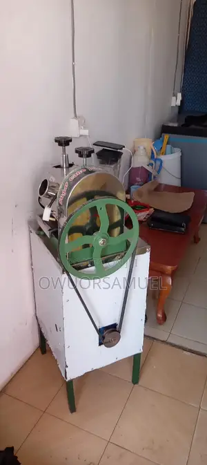 Sugarcane Juice Extractor