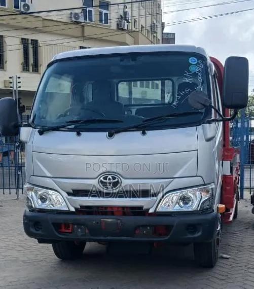 Toyota Dyna - thumbnail 4