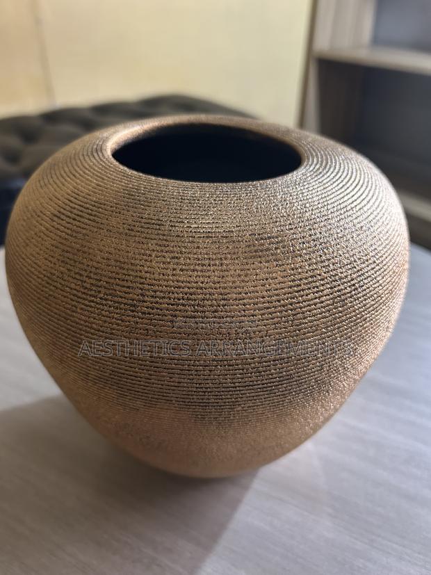 Bronze Vase (Big) - thumbnail 2