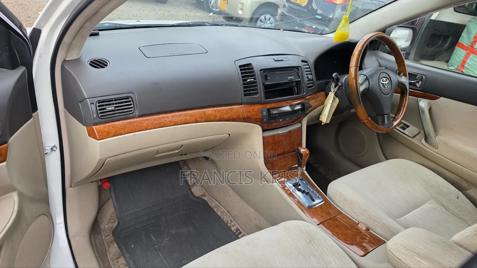 Toyota Premio 2006 Off white