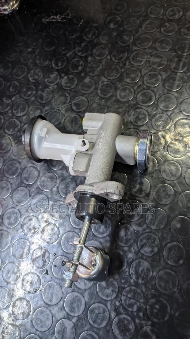 Clutch Master Cylinder Lc 79 Top - main view
