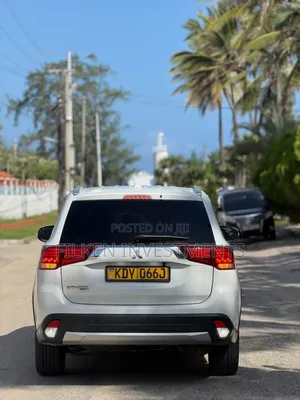 Mitsubishi Outlander SE AWC 2019 White