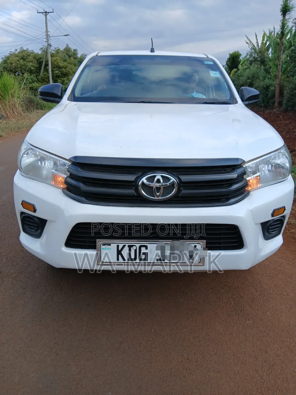 Toyota HiAce 2021 White