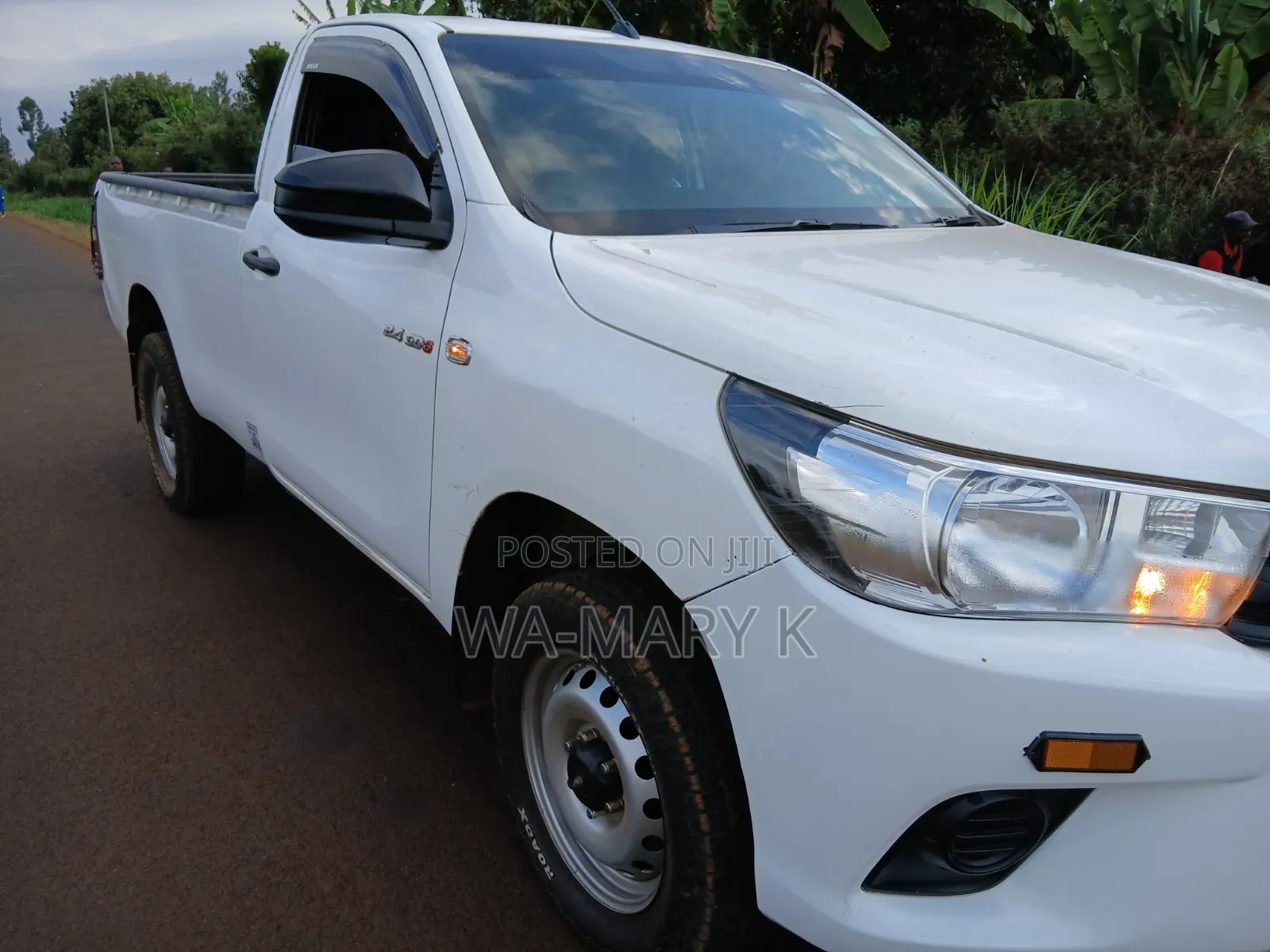Toyota HiAce 2021 White