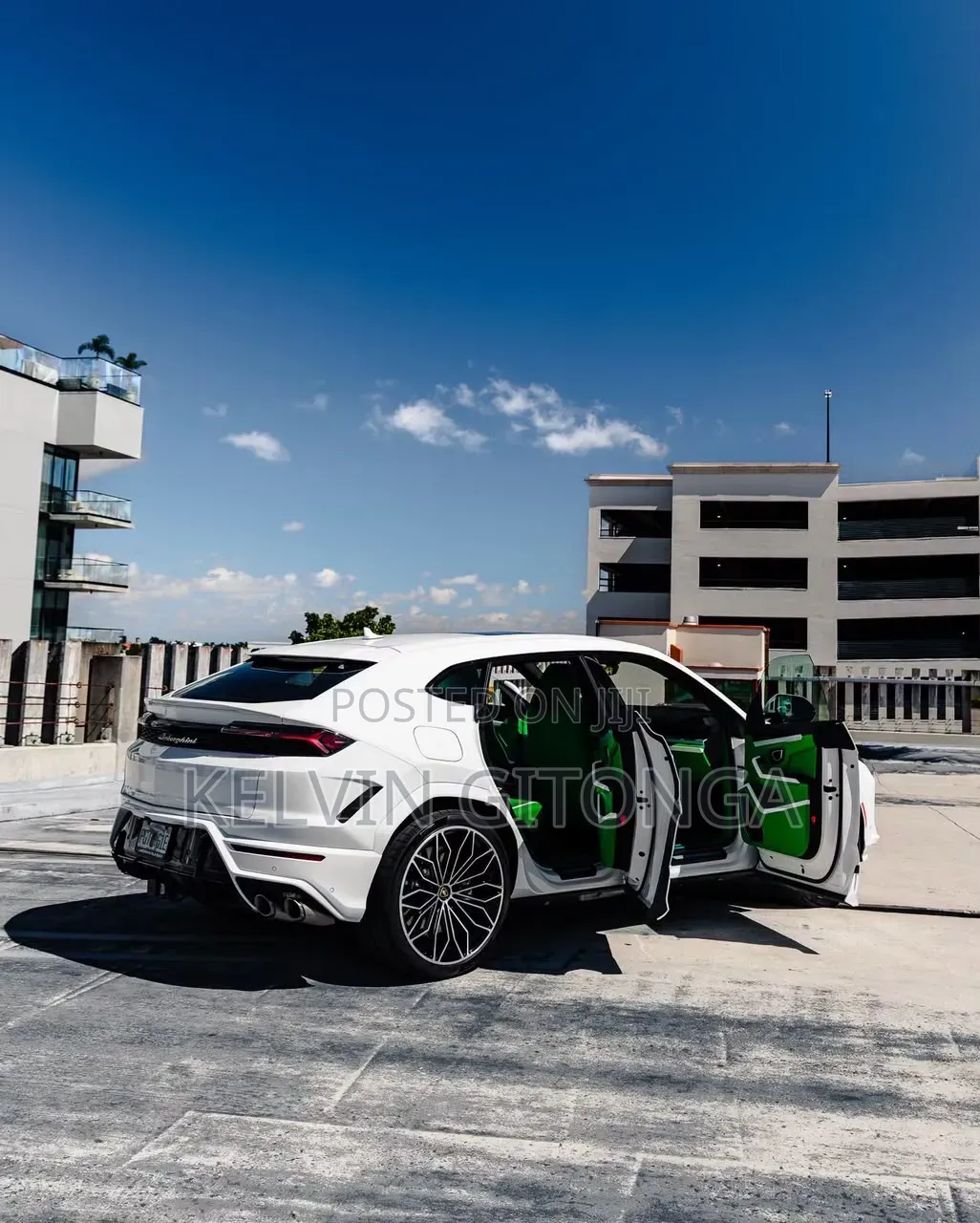 Lamborghini Urus 2022 White