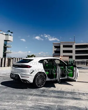 Lamborghini Urus 2022 White