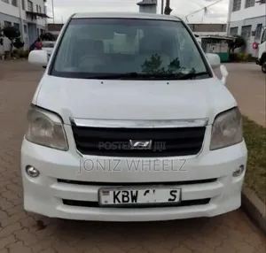 Toyota Noah 2.0 FWD (8 Seater) 2006 White