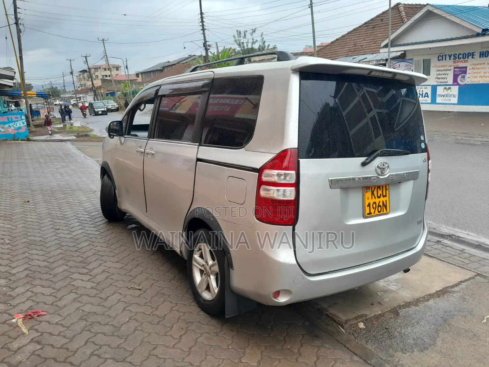 Toyota Noah 2012 Silver