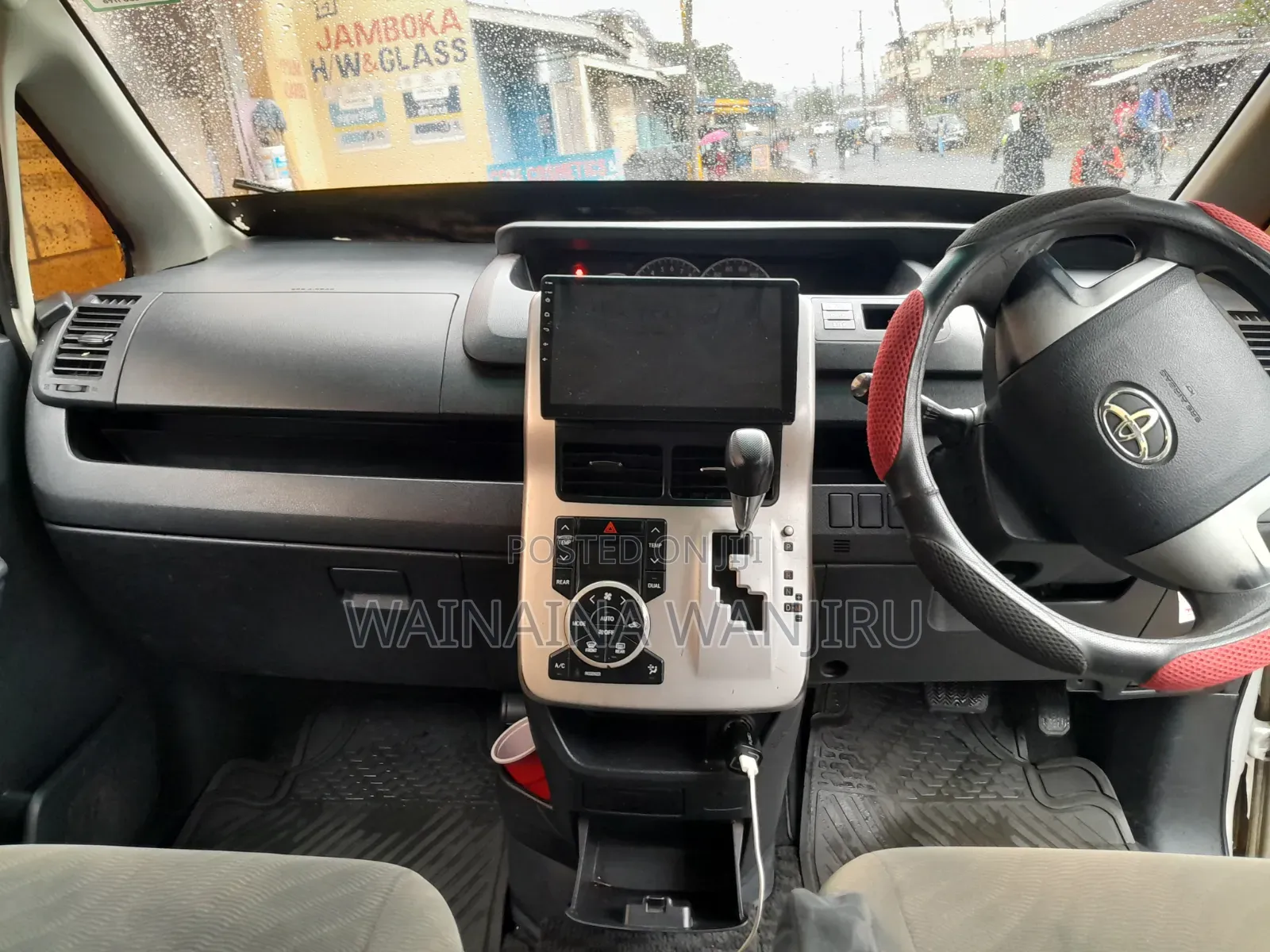 Toyota Noah 2012 Silver