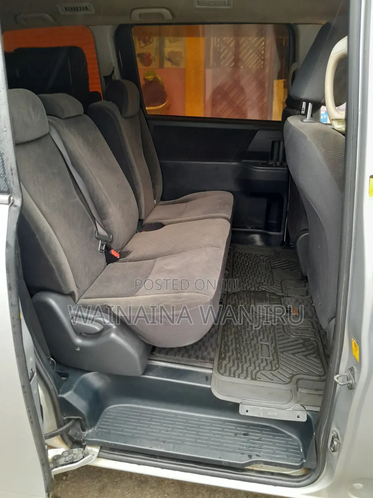 Toyota Noah 2012 Silver