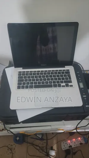 Laptop Apple MacBook Pro 4GB Intel Core i5 HDD 1T