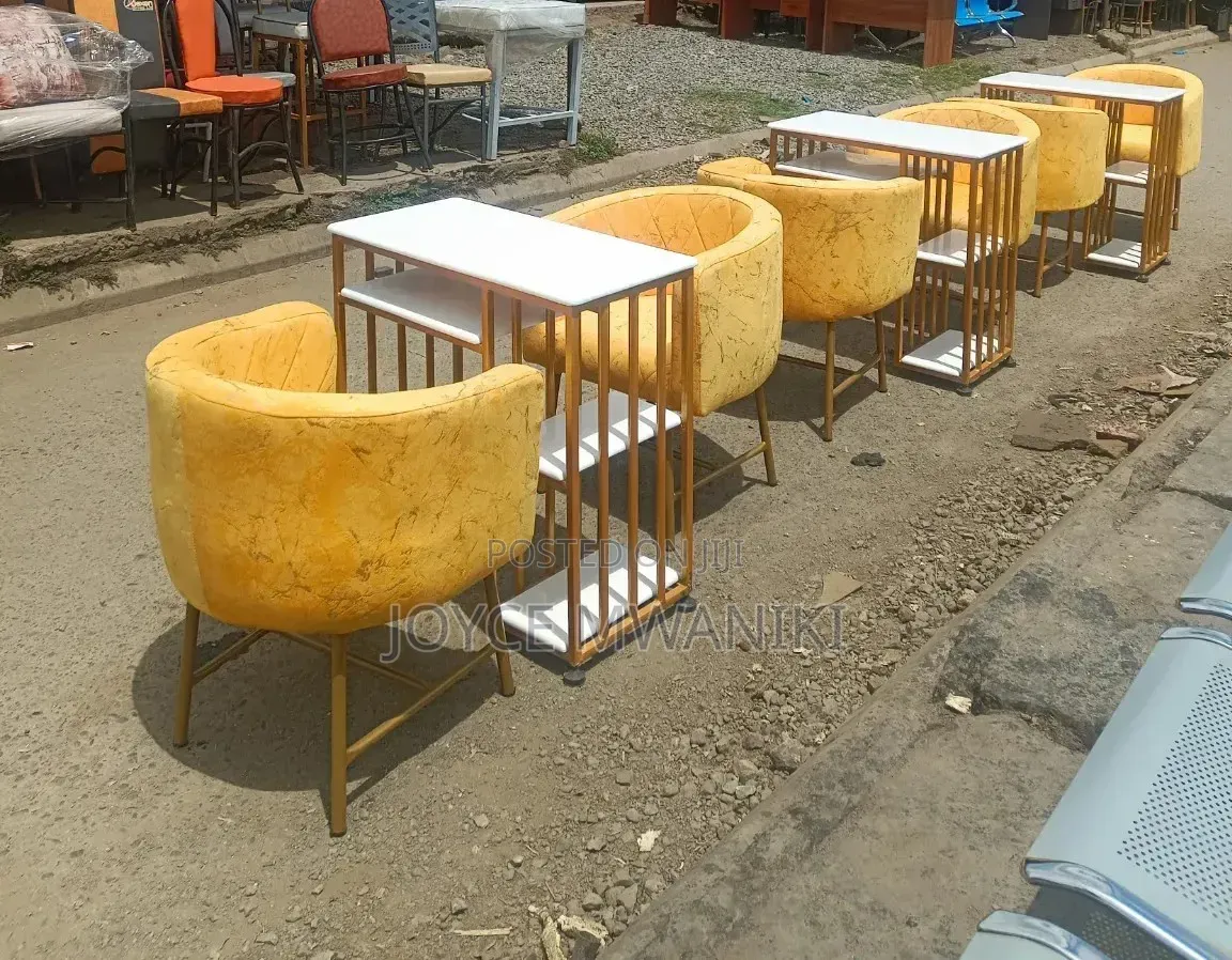 Manicure Set With Yellow Chairs 
