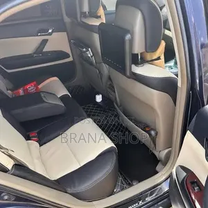 Toyota Mark X Luxury Floor Mats – Sleek Cabin Styling