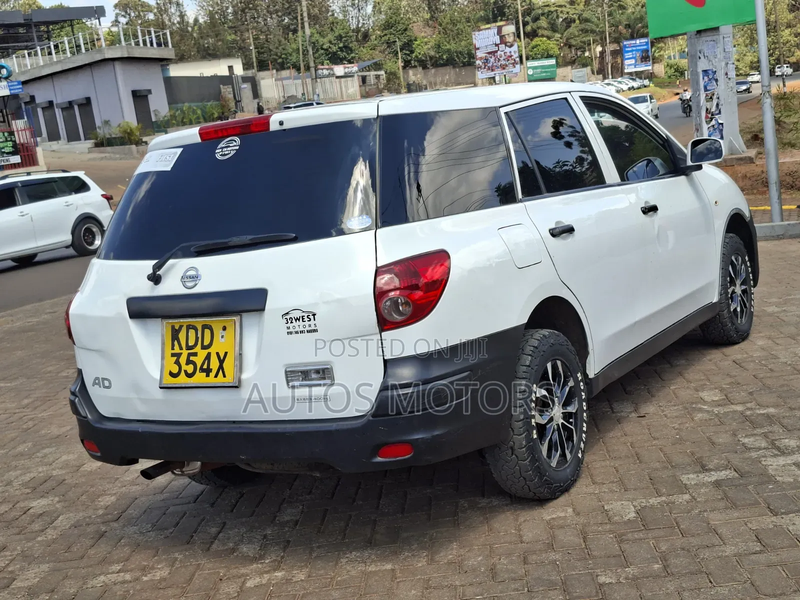 Nissan Advan 2014 White