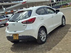 Mazda Demio 2016 Pearl