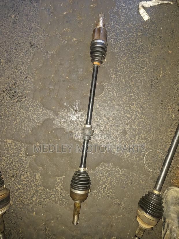 Nissan Note E12 Driveshafts