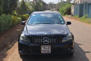 Mercedes-Benz C200 2011 Black