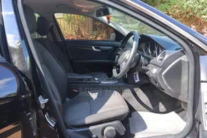 Mercedes-Benz C200 2011 Black