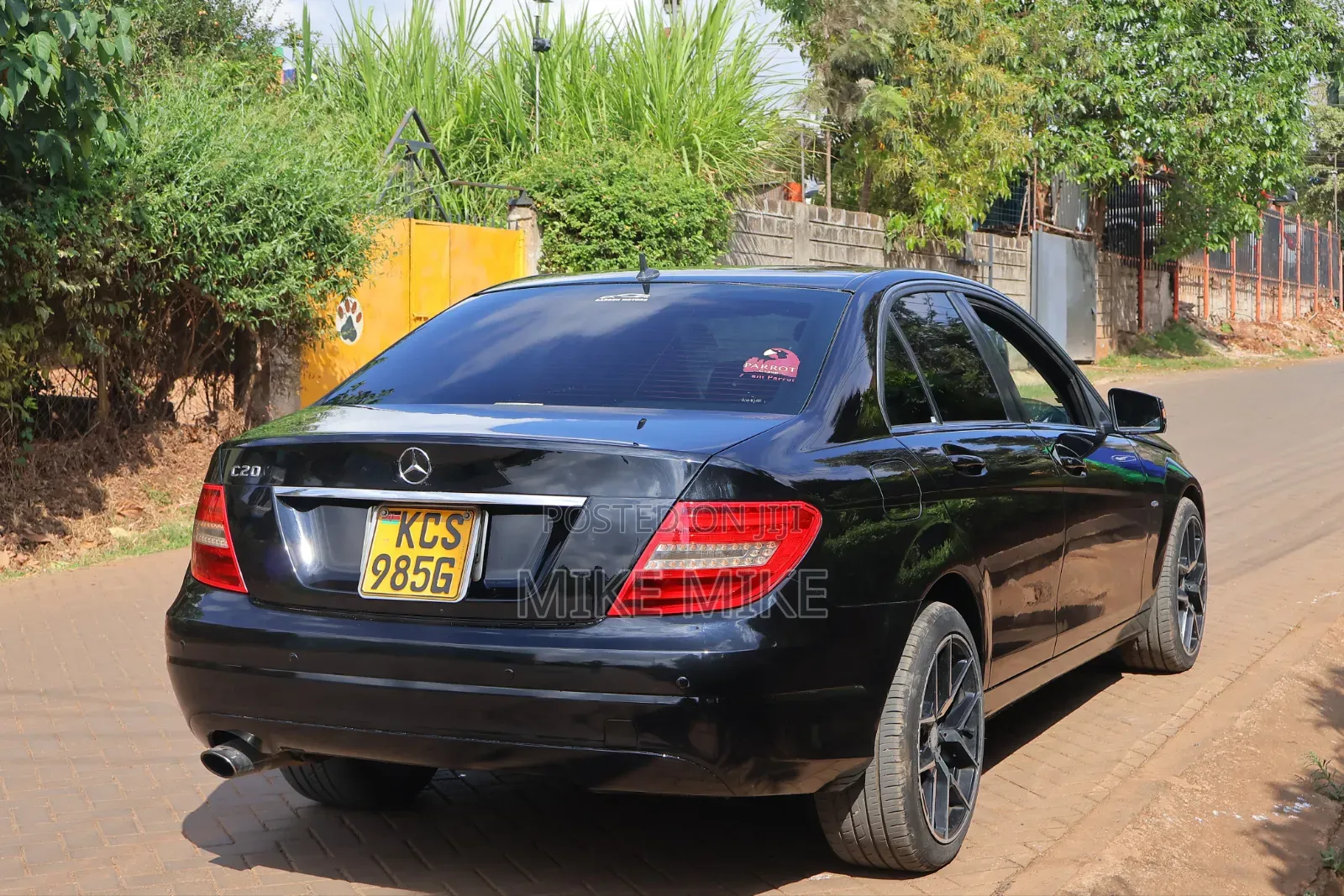 Mercedes-Benz C200 2011 Black