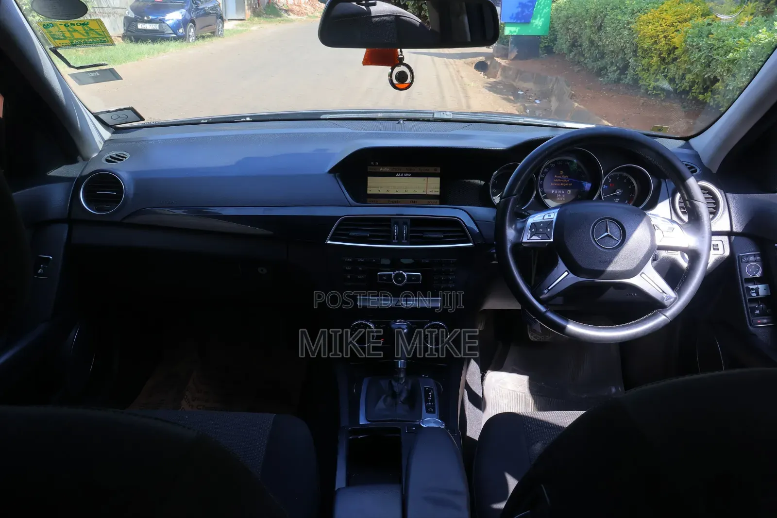 Mercedes-Benz C200 2011 Black