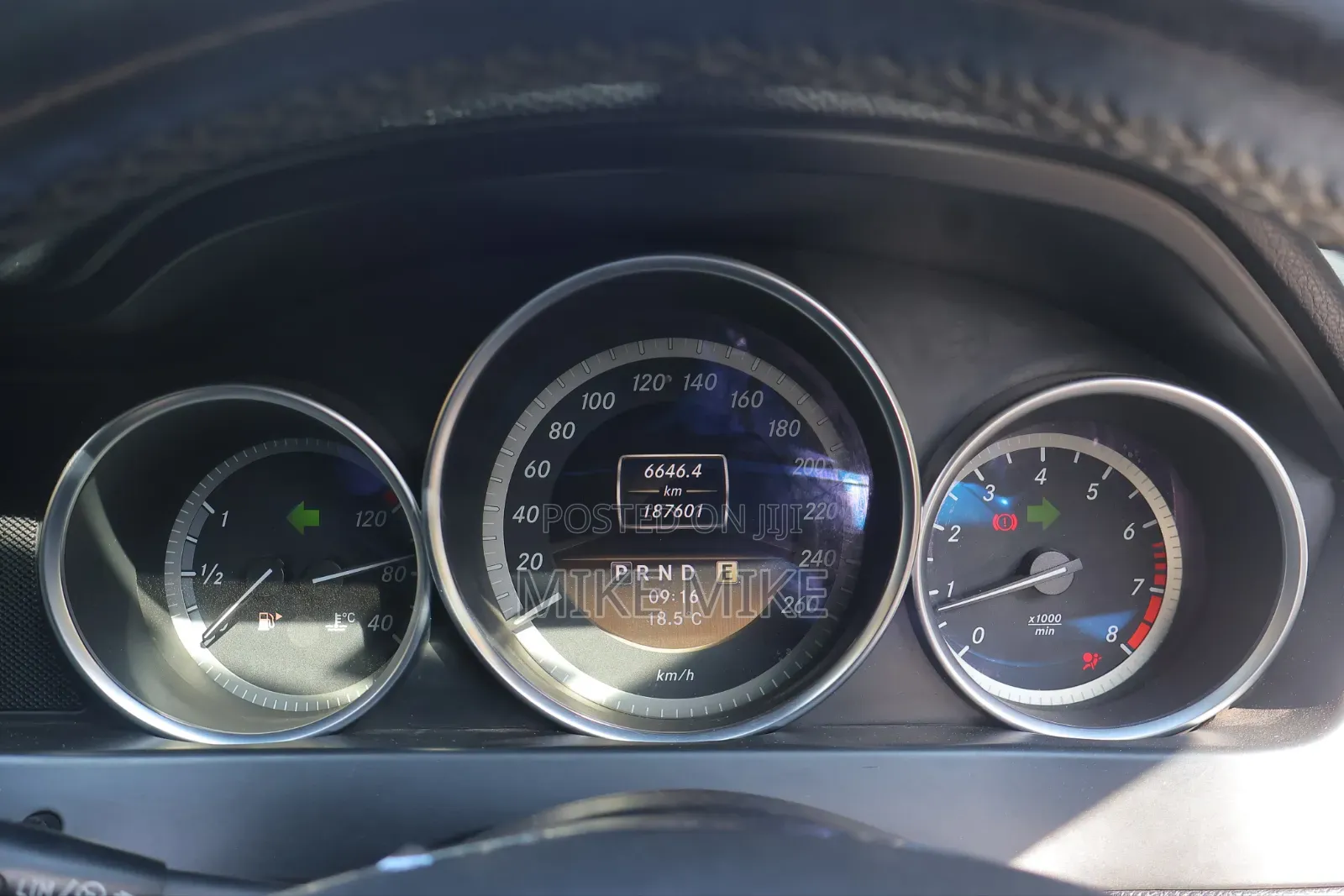 Mercedes-Benz C200 2011 Black