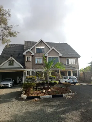 5bdrm House in Corner, Kamakis for rent
