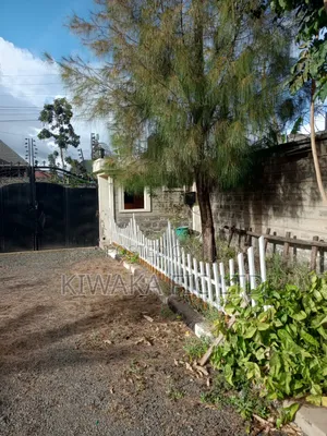 5bdrm House in Corner, Kamakis for rent