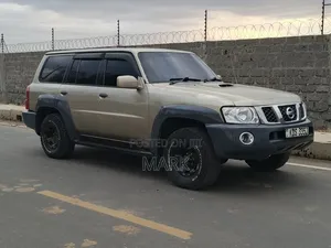Nissan Patrol 3.0 TD GL 2009 Gold