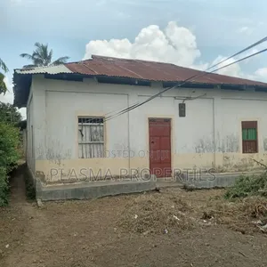 8bdrm House in Hamisi Estate, Kipevu for sale