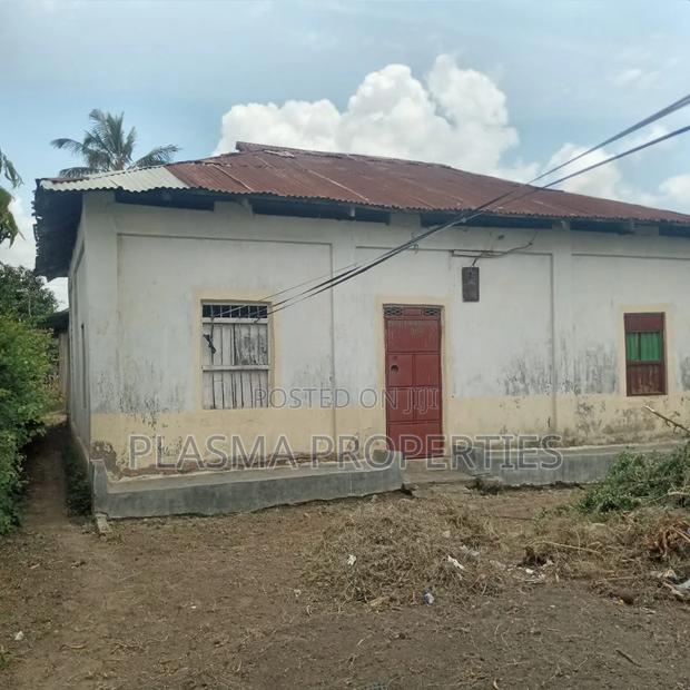 8bdrm House in Hamisi Estate, Kipevu for sale