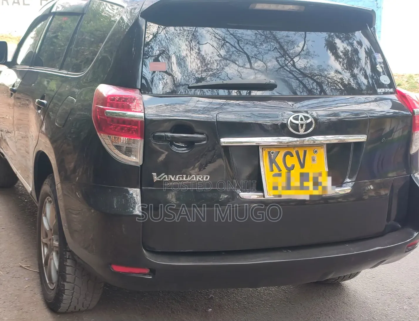 Toyota Vanguard 2012 Black