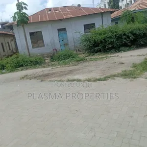 8bdrm House in Hamisi Estate, Kipevu for sale