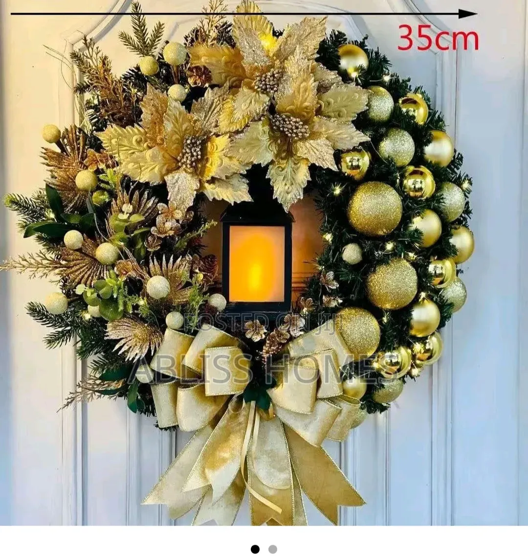 Christmas Wreath With Lamp