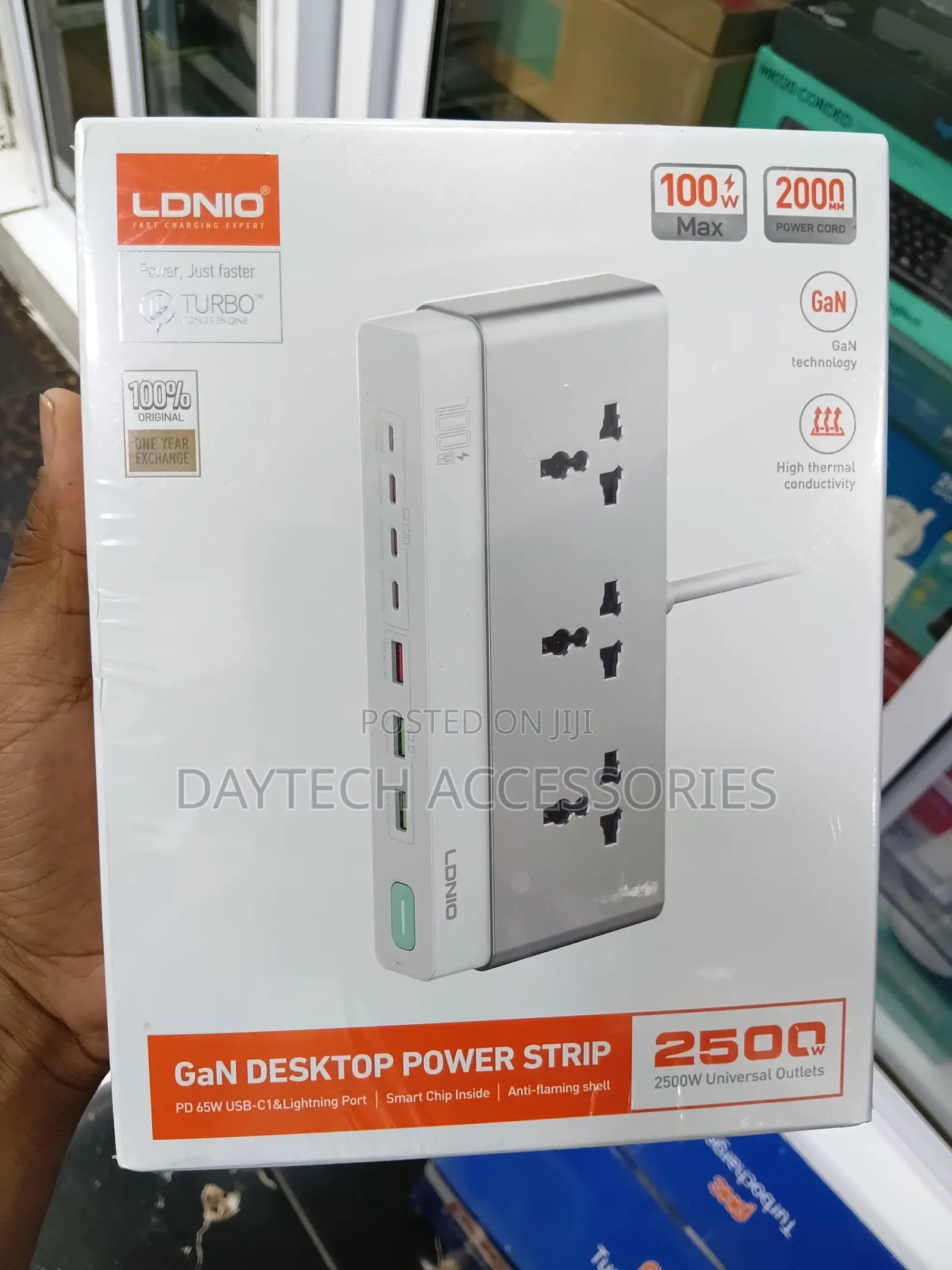 LDNIO SC3 10-in-1 GaN Desktop Power Strip.