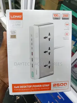 LDNIO SC3 10-in-1 GaN Desktop Power Strip.
