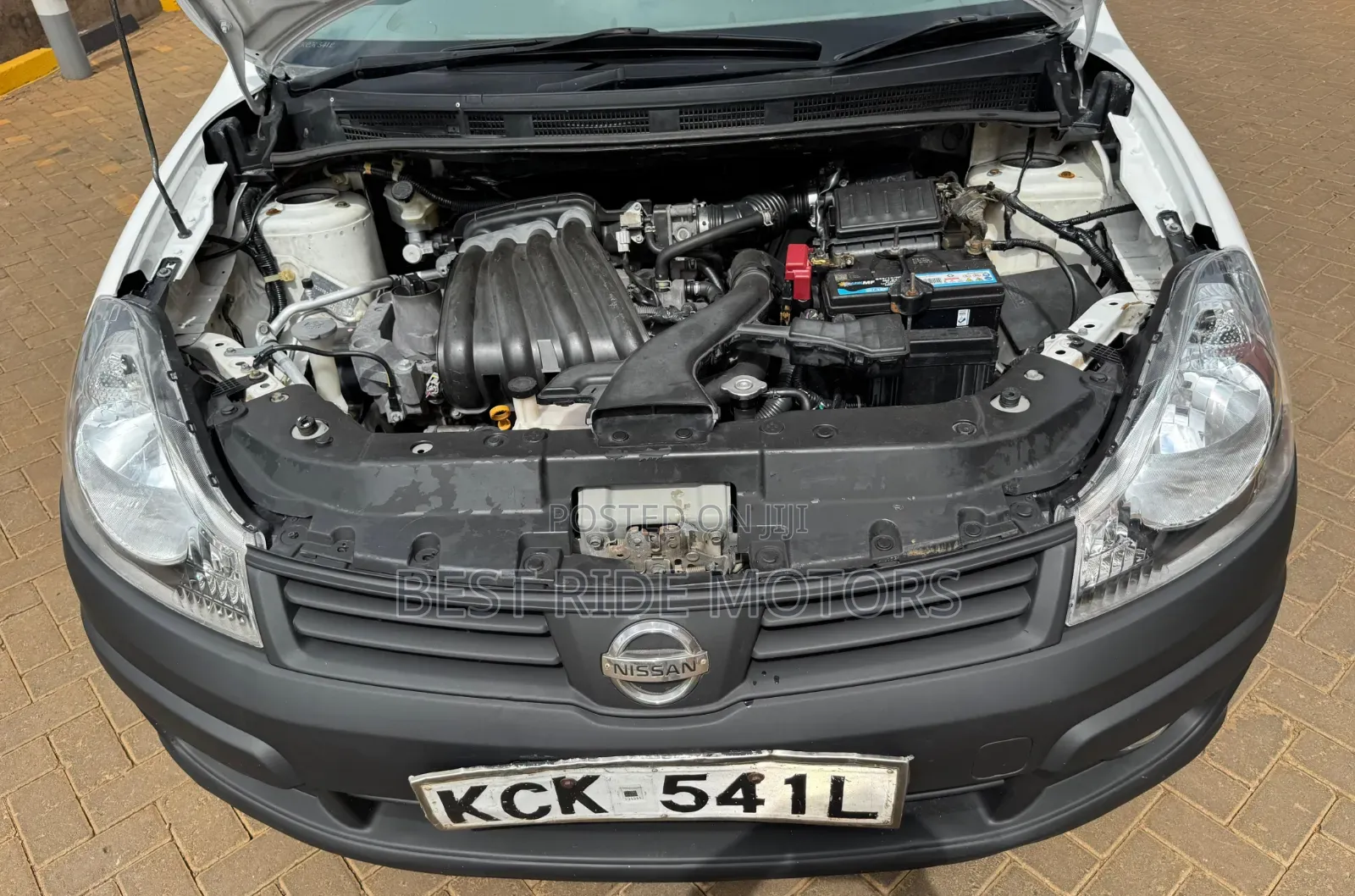Nissan Advan 2009 White