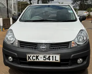 Nissan Advan 2009 White