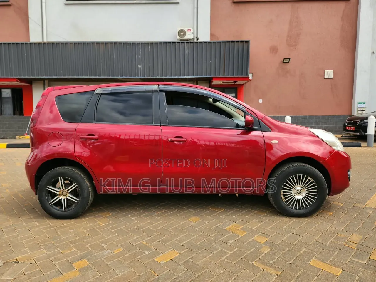 Nissan Note 2011 Red