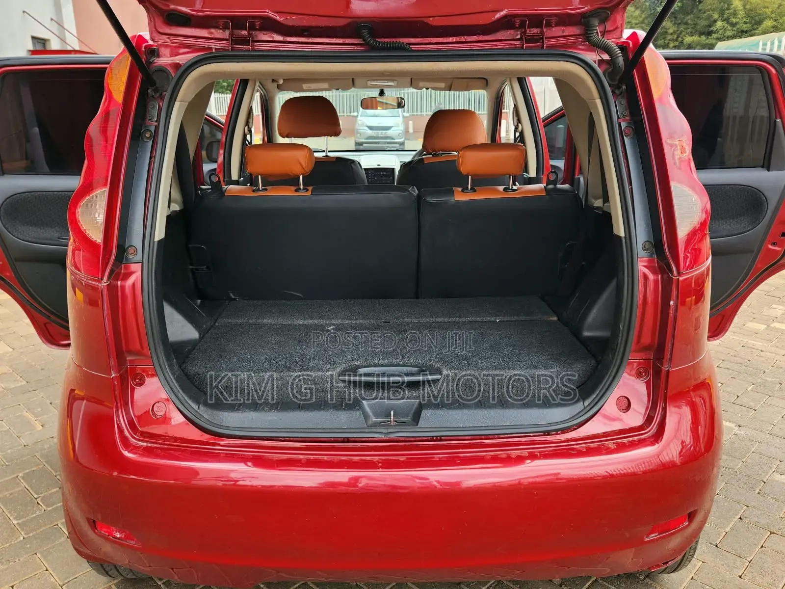 Nissan Note 2011 Red