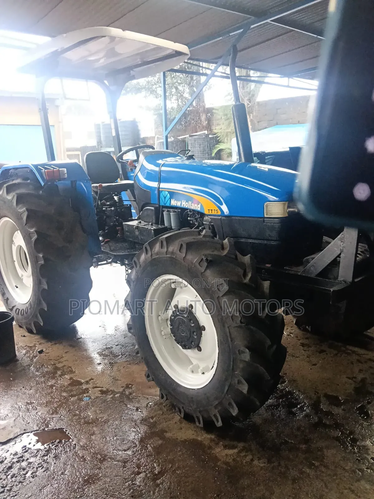 Newholland Tt 75 Four Wheel KTCC/E Blue